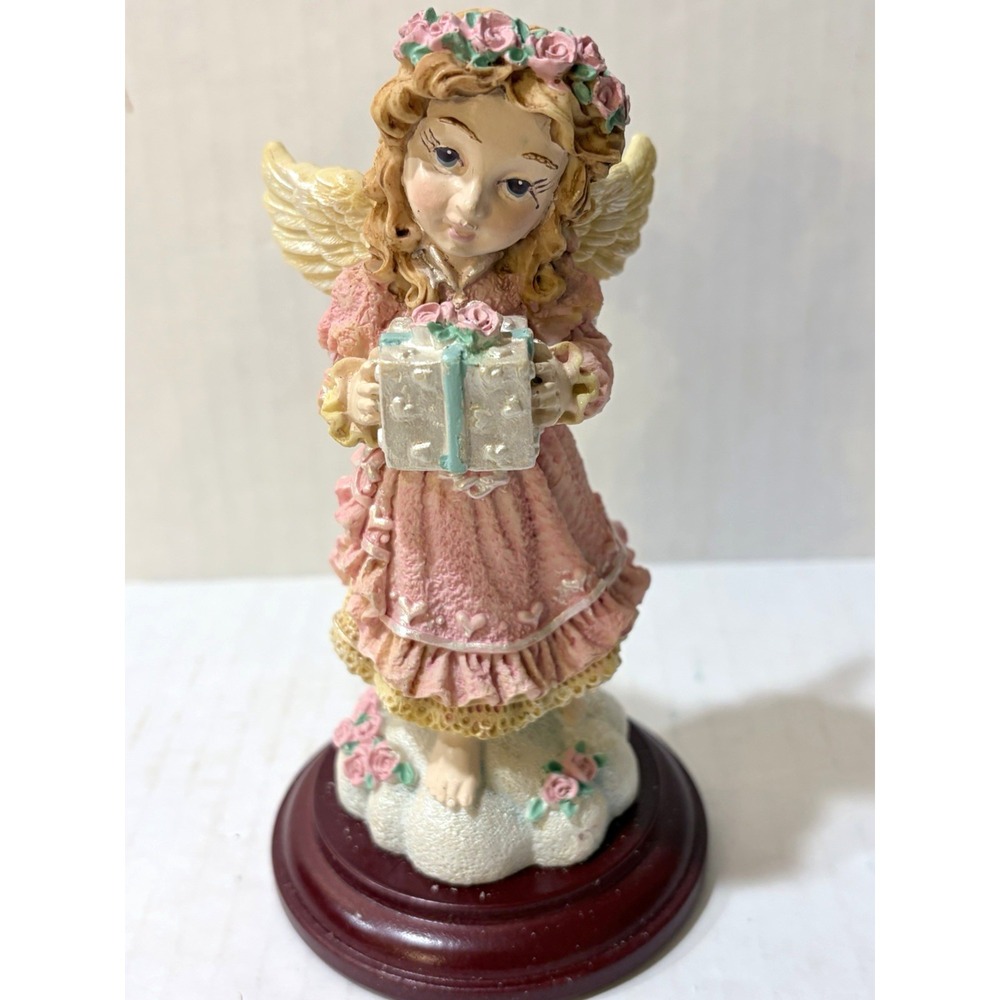 House of Lloyd Christmas Around the World Giving Angel Resin Figurine Boxed